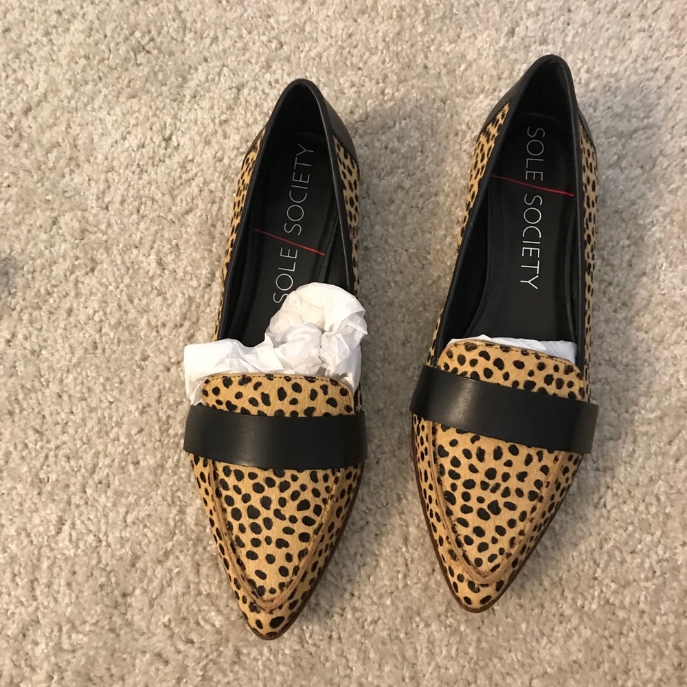 Cheetah dot flats